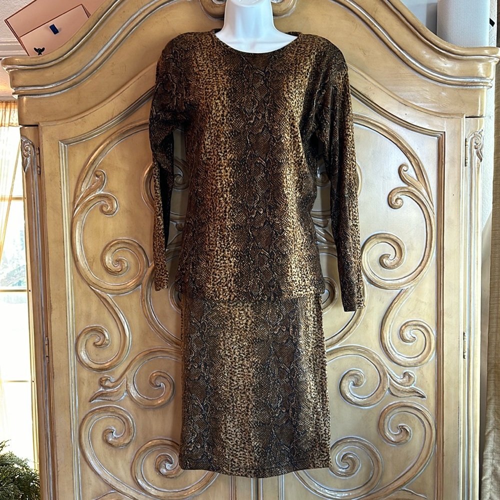 Adrienne Vittadini snakeskin print skirt & tee set
